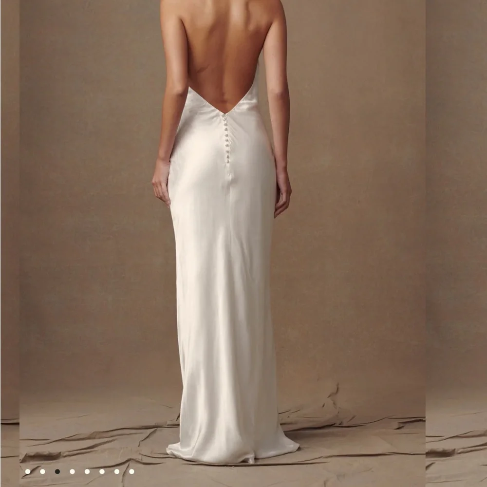 Elegant White Meshki Halter Neck Dress - Picture 2 of 6